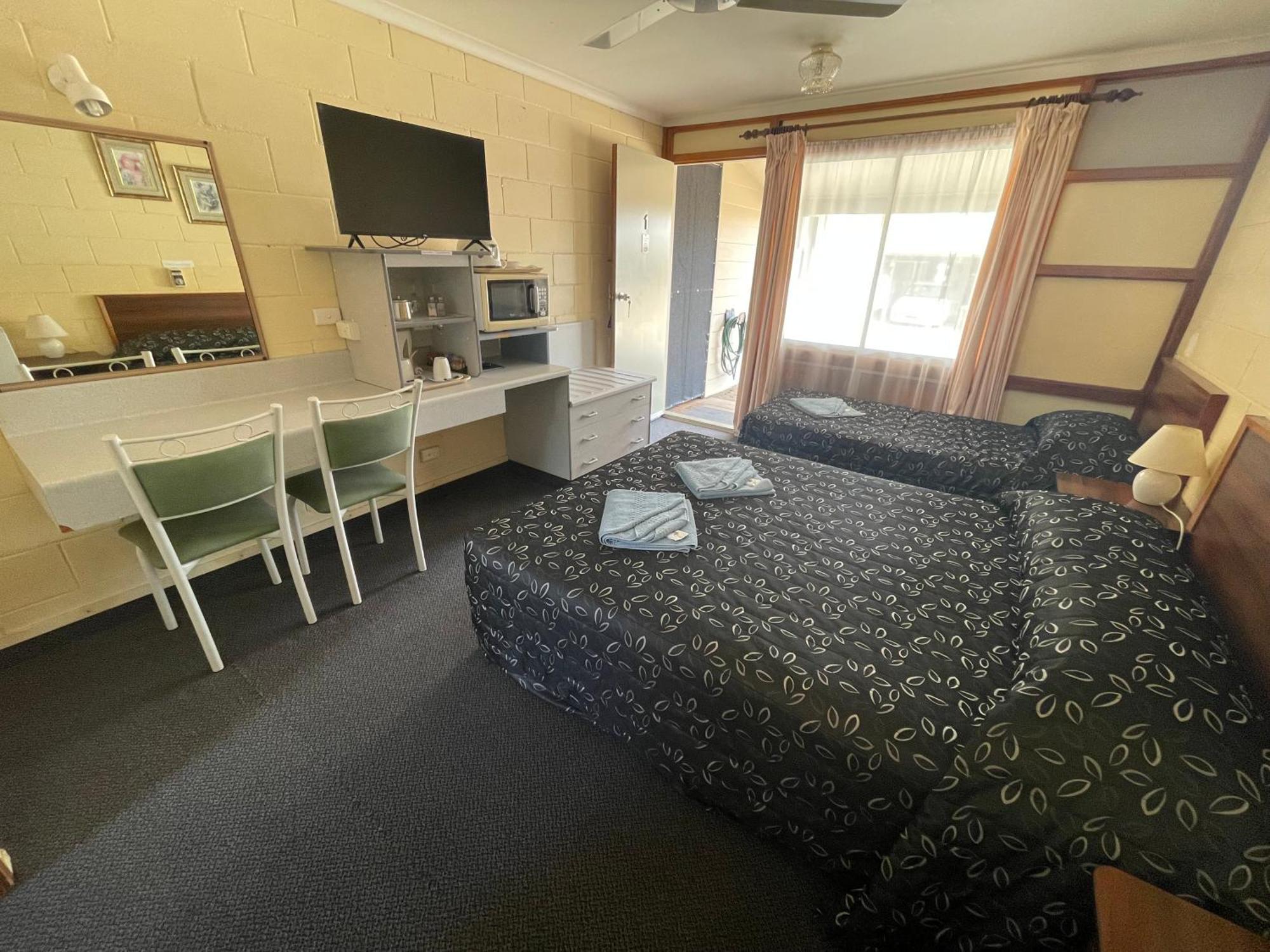 Warrego Motel Charleville Exterior foto